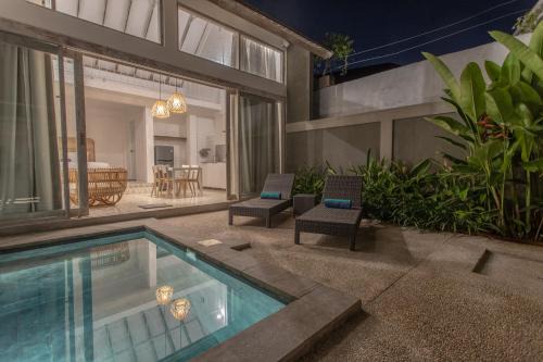 Batu Bolong Villa | White Studio, villa with private pool Canggu