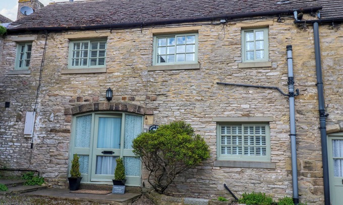 Middleham Cabaña | WHITE SWAN COTTAGE, family friendly, with open fire in Middleham