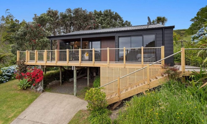 Waiotahi Casa | White Tui - Ohiwa Beach Bach