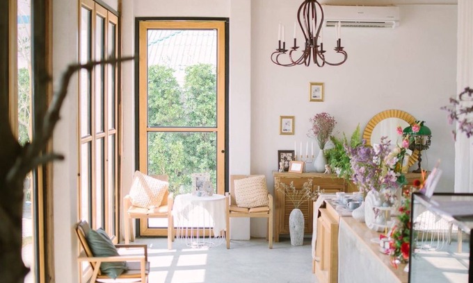 Kamphaeng Phet Casa | White Wall Riverfront Hotel