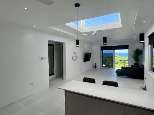 Whitehouse Apartamento | Whitehouse 2-Bed Apartment Sea View Balcony