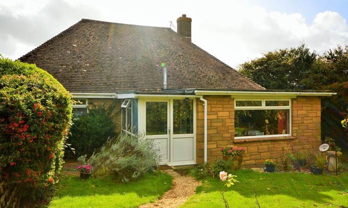 Newport Apartamento | Whitestones Cottage Isle of Wight 3 Bedroom Bungalow