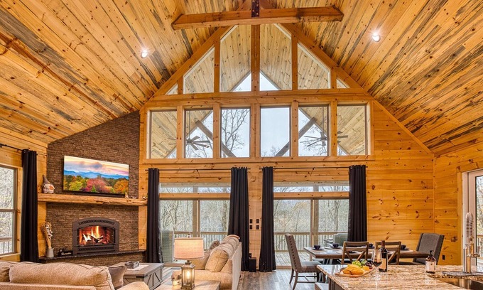 Young Harris Cabina | Whitetail Crick - Creek, theater room, hot tub