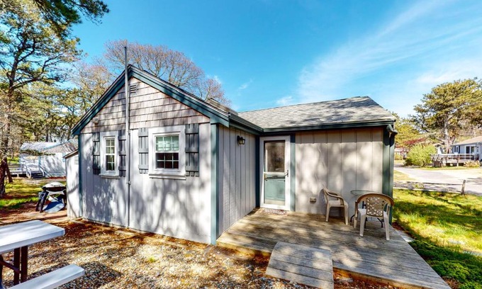 North Truro Casa | Whitman Surf Cottage & Great Hollow Retreat