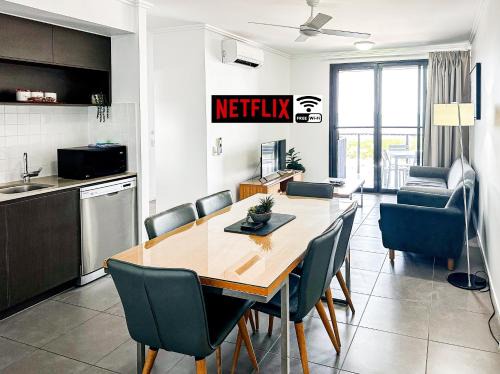 East Mackay Apartamento | WhitsunStays - The Regal (2br/2bth, Central)