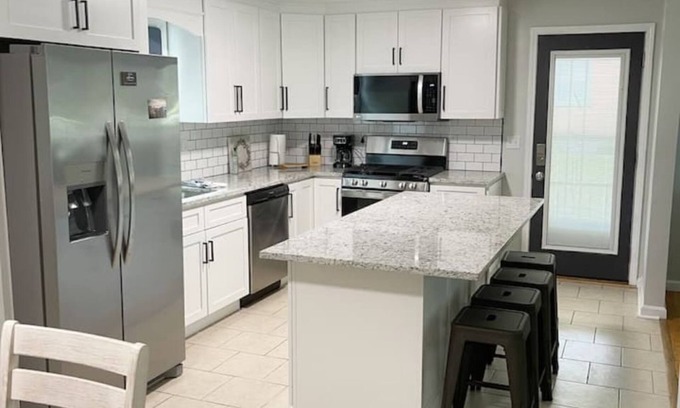 Lebanon Casa | Who Loves Ya, Bourbon, 3 bedroom/2 full baths