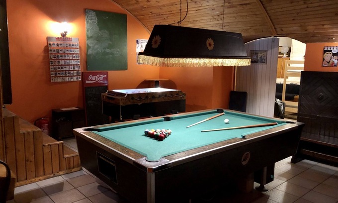 Kerepesdulo Apartamento | Todo el sótano ex pub 4 ciervo do
