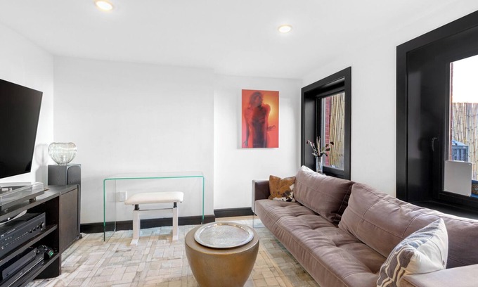 Park Slope Apartamento | Whole Garden Floor in Modern Luxury Brownstone & Remote Work Paradise