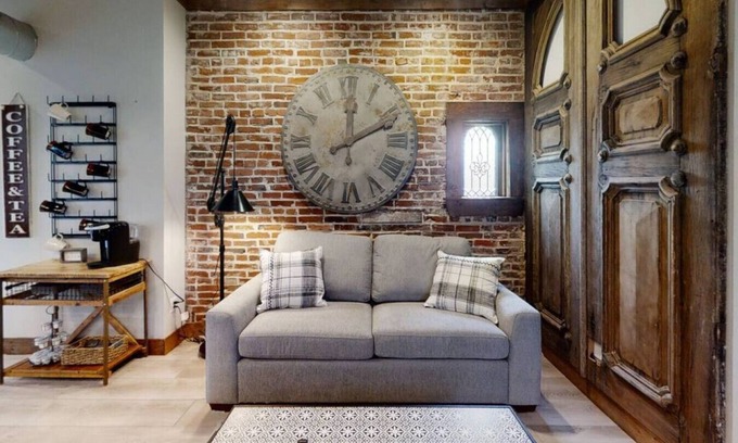 The Hill Casa | Whole Home "The Hill" · "BELLISIMO" on The Hill! - Premier Dining