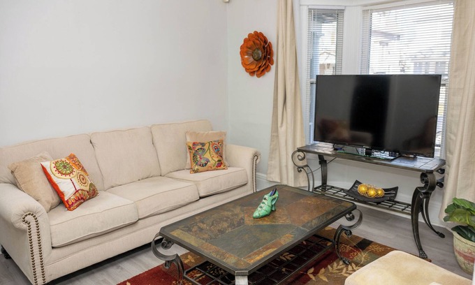 Rochester Casa | Whole House 15 min from Beach 4-Beds sleeps 8