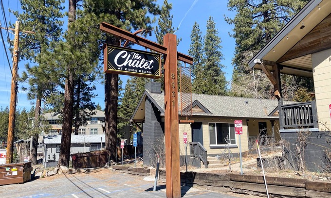 Kings Beach Chalet De Esquí | Wholesome hotel with lakeview, golf, skiing, WiFi, & Netflix