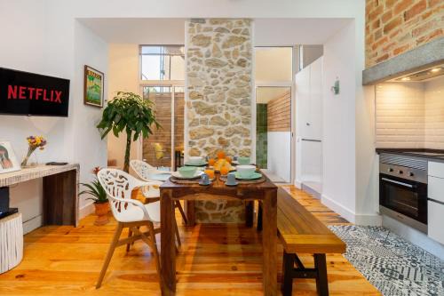Alto do Pina Apartamento | WHome Casa Alcazar Perfect spot w/private Patio