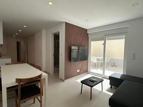 Alges Apartamento | Whome Peaceful Alges Family Home away from City Noise