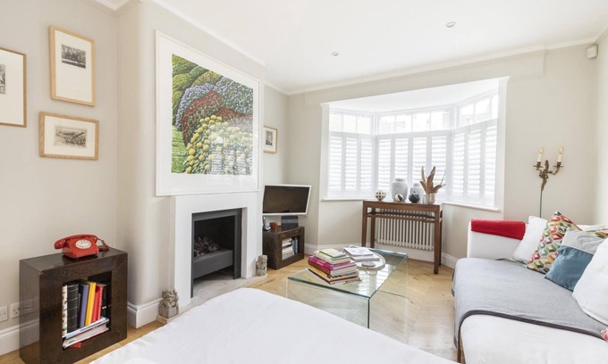 Campden Casa | Whoops-a-Daisy 3 bedroom in Notting Hill