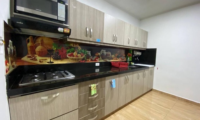Villa Nueva Apartamento | Wi-Fi 300 Mb / Casa cerca al Metro /Hospital San Vicente /UdeA /Parque Explora
