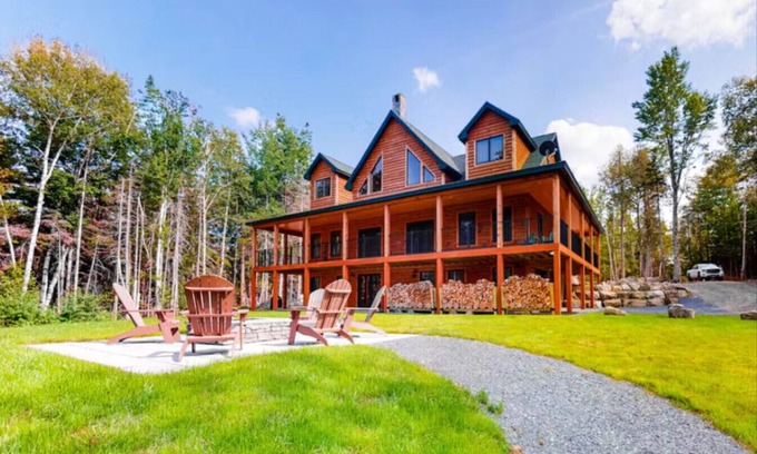 Beaver Cove Cabina | Wicked Moose Cabin* Waterfront*Sleeps 12* Hottub*