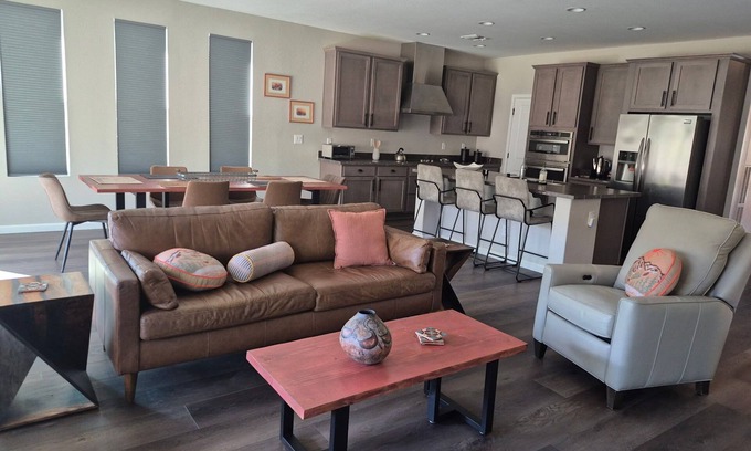 Wickenburg Casa | Wickenburg Ranch 2 Bdrm w/HOT TUB, walking distance to amenities