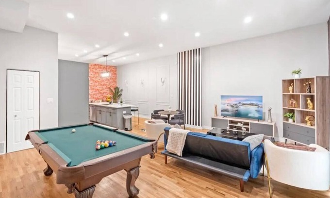 Bucktown Apartamento | Wicker Park-AMENITIES,FREE WINE BOTTLE, LAUNDRY IN-UNIT, 2BDRM, POOL TABLE,+MORE