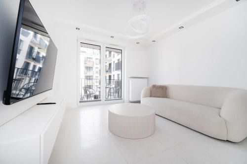Lodz Apartamento | Widzewska Deluxe Apartment by BookingHost