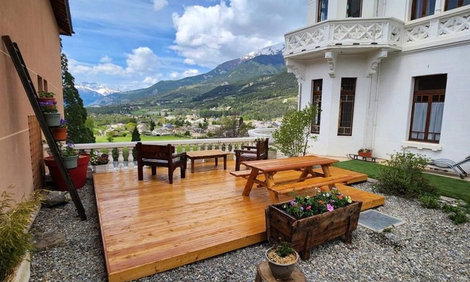 Jausiers Apartamento | Wifi, 1.o piso, vista valle, piscina, sauna, terraza, parking, tv, 93m², Pra Loup