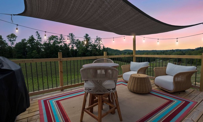 Hazel Green Cabaña | WiFi, Firepit, Fishing Pond - FarmView - Red River Gorge, Kentucky!