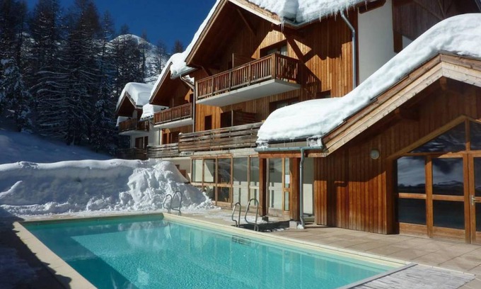 Les Orres Apartamento | Wifi, ski-in/ski-out & foot of the slopes, 3rd floor, view ski slopes, fitness, swimming pool