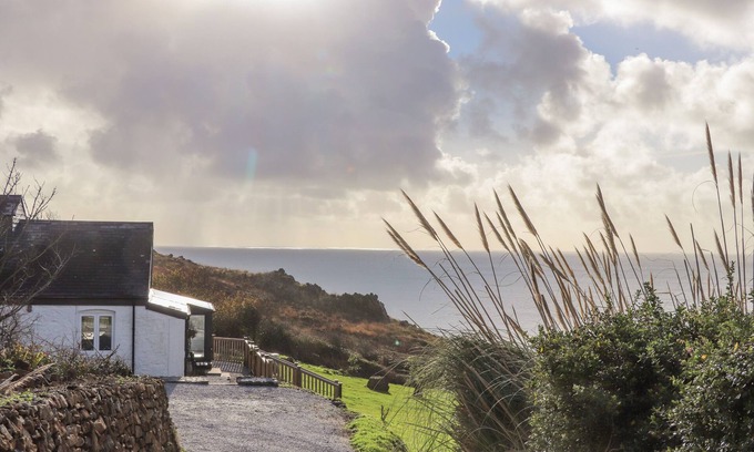 Helston Cabaña | WILD ACRES, pet friendly, luxury holiday cottage in Coverack