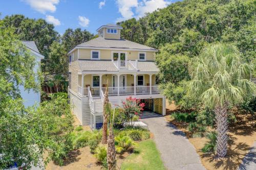 Pelican Bay Casa | Wild Dunes Gem Walk to Beach Pool Screened Porch Lounging