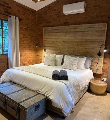 Pretoria Apartamento | Wild Fig Cottage with Tickle Tub in Hartbeespoort