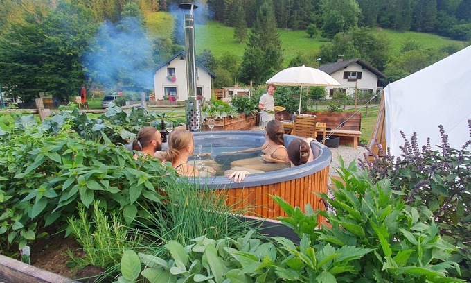 Schwarzau im Gebirge Otro | Wild Glamping in the Vienna Alps
