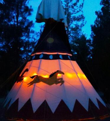 Cave Junction Otro | Wild Horses Luxury Tipi - Adjustable King Bed