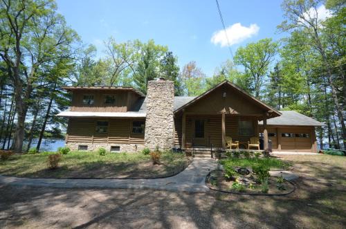 Interlochen Casa | Wild Refuge Lodge