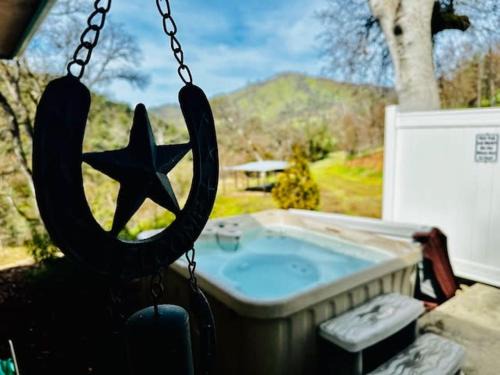 Ahwahnee Casa | Wild Stallion HOT TUB Sleeps 4 Darts Private