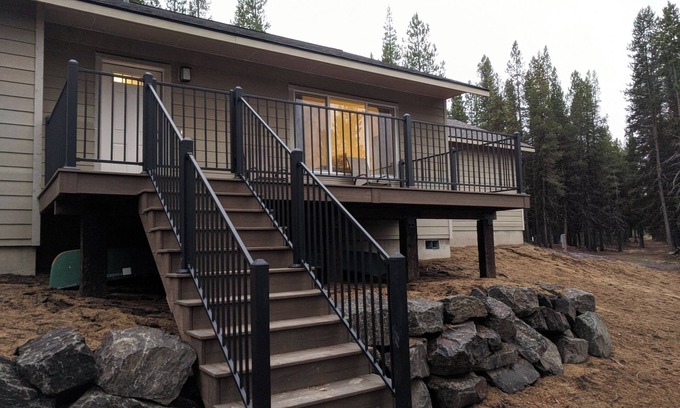 Crescent Casa | Wild Woods - Cascades Riverside Retreat
