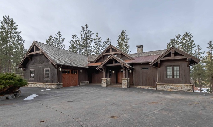Eureka Chalet De Esquí | Wilderness Club Chalet - Hot Tub | Game Room