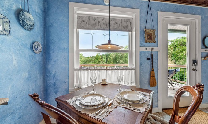 Mentone Cabina | Wilderness Country Inn: France
