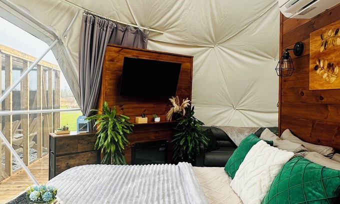 Pomquet Complejo | Wilderness Dome Nature Escape! Full Amenities, Waterfront Views, Spa & Firepit