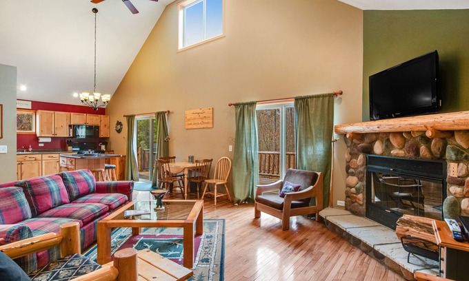 Nekoosa Cabina | Wilderness retreat near the lake with firepit, grill, large deck - dog friendly
