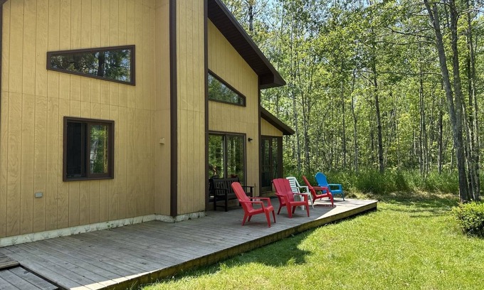 La Pointe Cabina | Wilderness Retreat - Secluded cottage tucked away in the Woods!