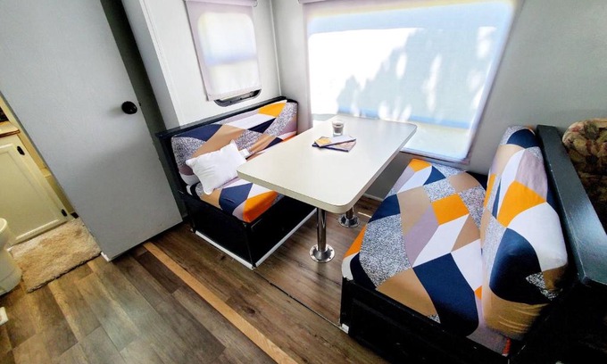 Dover Casa | Wildwood Camper De Sleeps 6-7,