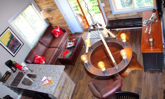 Four O'Clock Condominio | Wildwood - Lujo Ski In / Creekside Pet Friendly Condo en el corazón de Breck