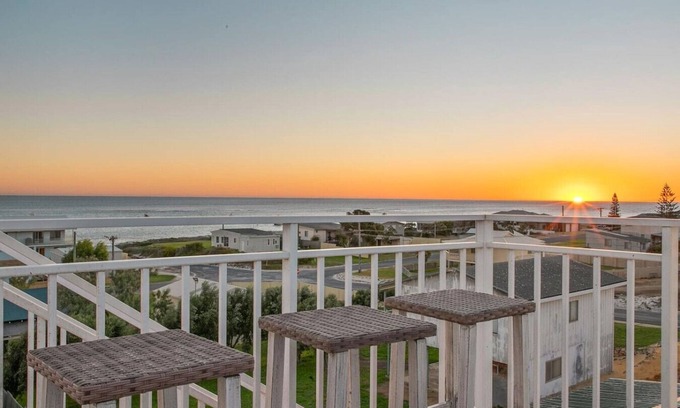 Ledge Point Casa | Wildwood, ocean views to the horizon