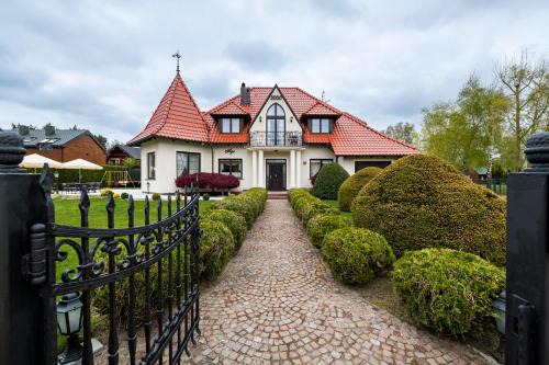 Debki Casa | Willa Aga