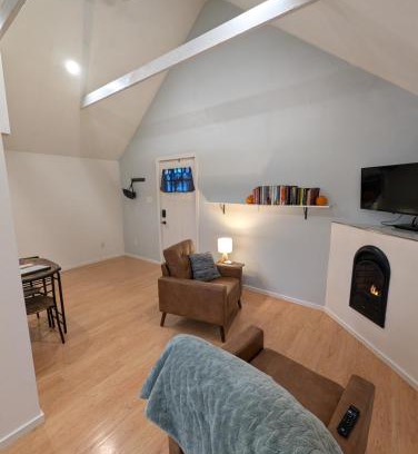 Northeast Neighbors Apartamento | Willamette Cottage