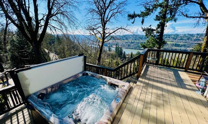 Marylhurst Casa | Willamette River Overlook