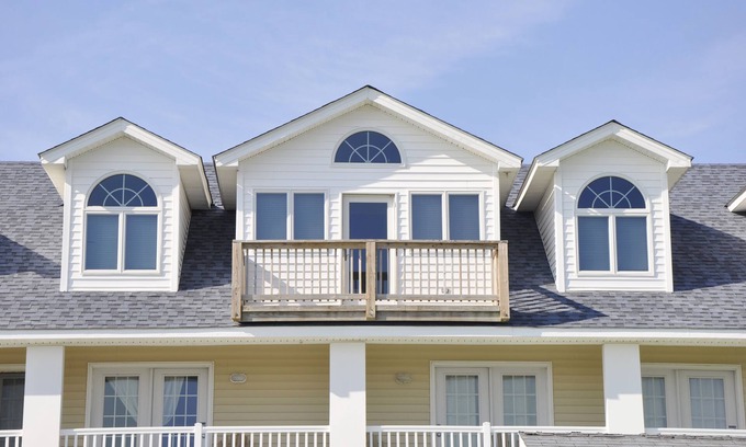 Ocracoke Condominio | Villa de William: espacioso condominio céntrico, techos altos