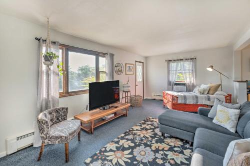 Williams Bay Apartamento | Williams Bay Getaway with Geneva Lake Views!