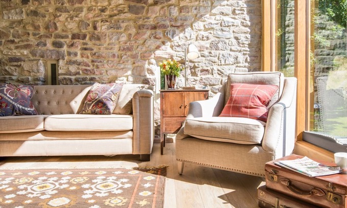 Slaggyford Cabaña | WILLIAMSTON BARN - a holiday home that sleeps 8 guests in 4 bedrooms
