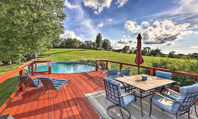 Williamstown Casa | Williamstown Gem w/ Private Pool & Hot Tub!