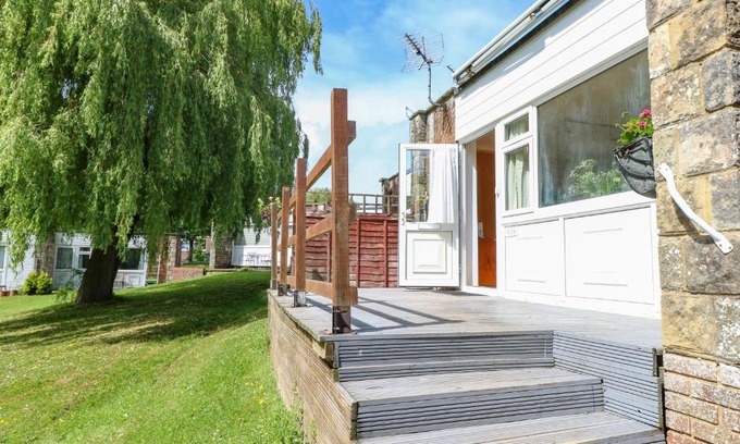 Cowes Casa | Willow Cabin